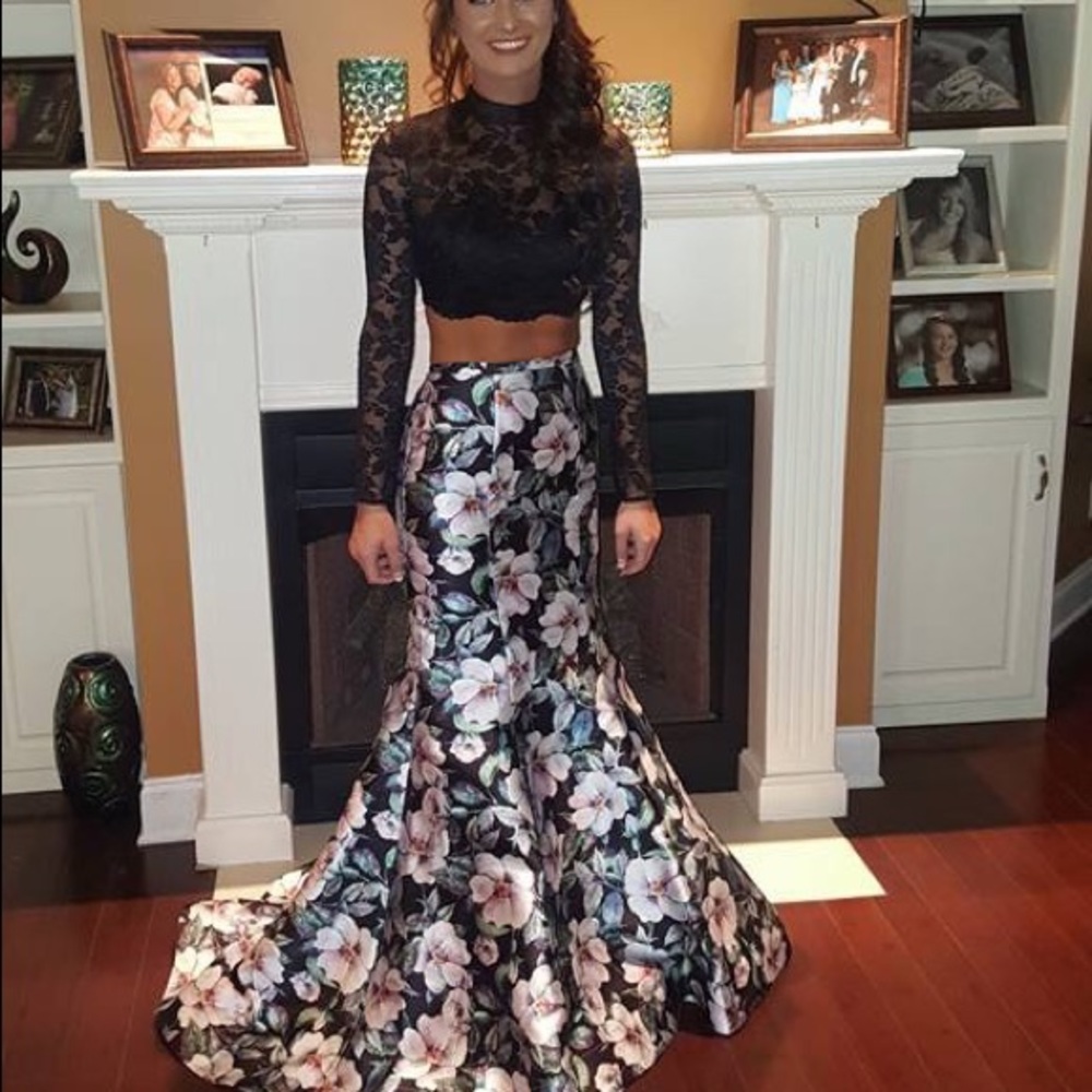 Prom Dress - Picture 4 of 5